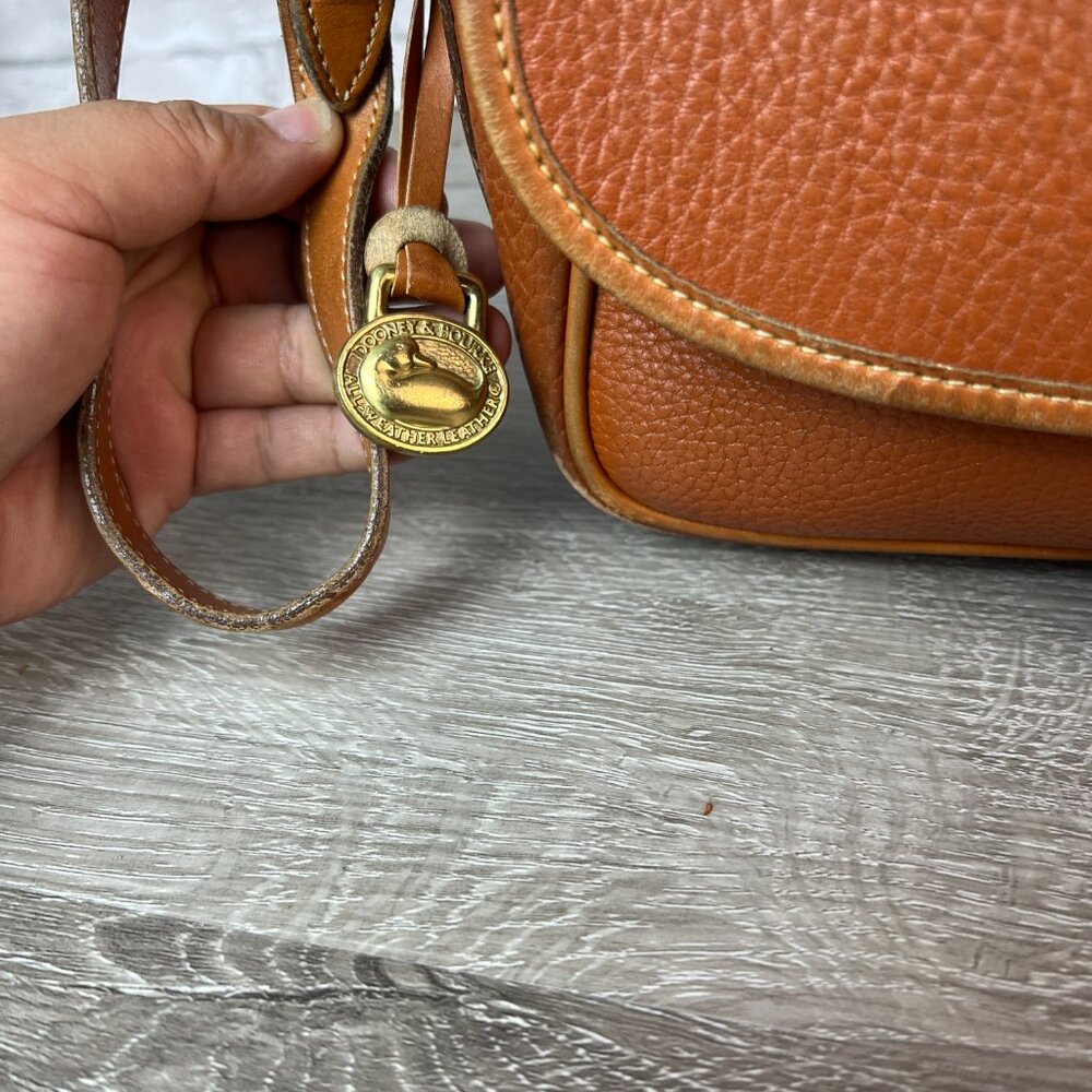 Vintage All Weather Dooney and Bourke Equestrian shoulder bag Crossbody - Picture 2 of 8
